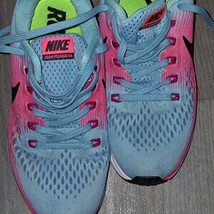 *Best Offer On Like New Blue/Pink Nike Zoom Pegasus 34, Size 6 M, Women